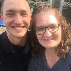 Meet your Posher, Calley